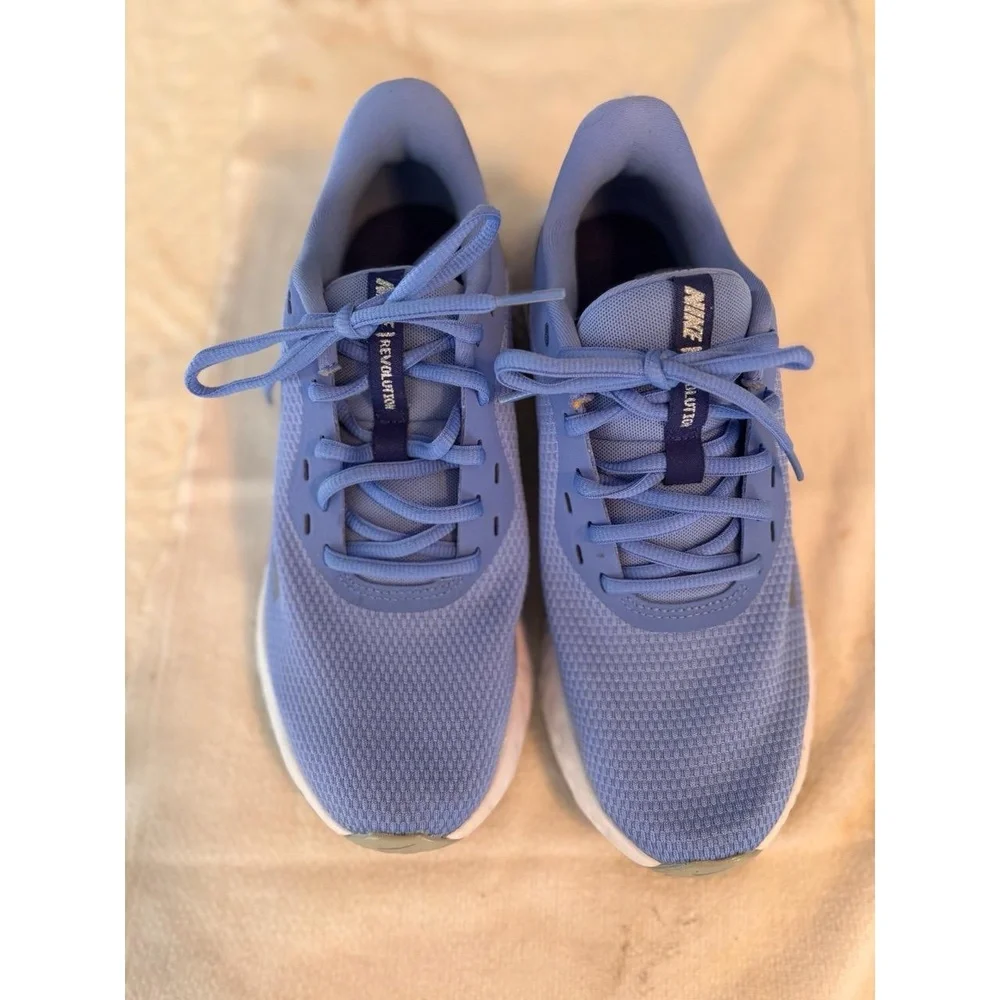 NIKE REVOLUTION Light Blue Periwinkle Lace-up Mesh Upper Running Shoes Wm Size 9 - Picture 2 of 6